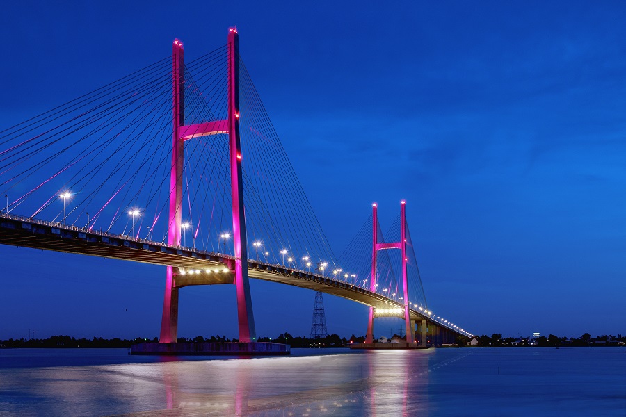 Ảnh 1: Cầu Cao Lãnh - một trong 2 cây cầu lớn được khánh thành năm 2018 nối hai bờ sông Tiền
