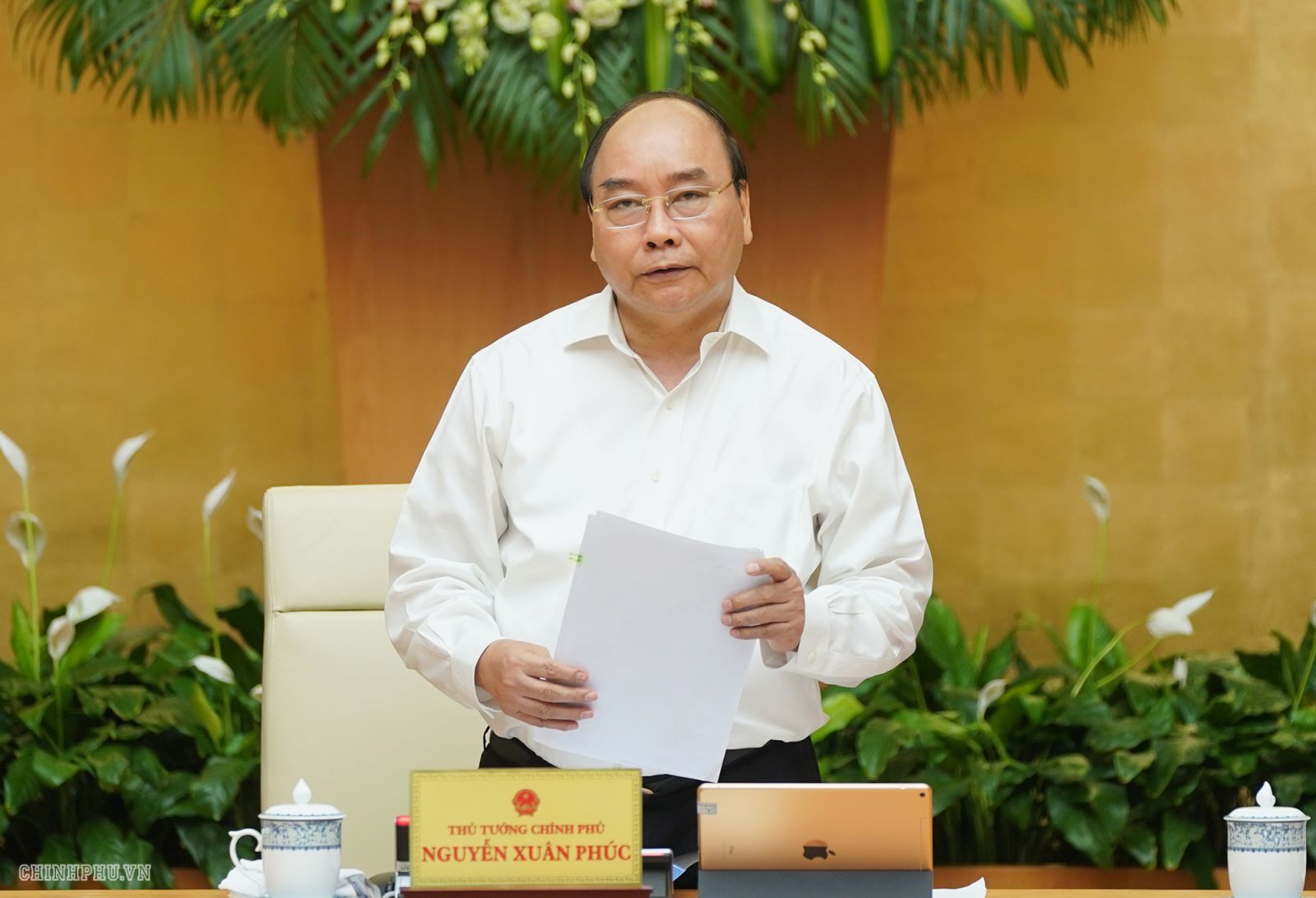 Thủ tướng Nguyễn Xuân Phúc kết luận phiên họp. Ảnh: VGP/Quang Hiếu