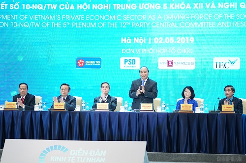 Thủ tướng đối thoại trực tiếp với các doanh nghiệp - Ảnh: VGP/Quang Hiếu