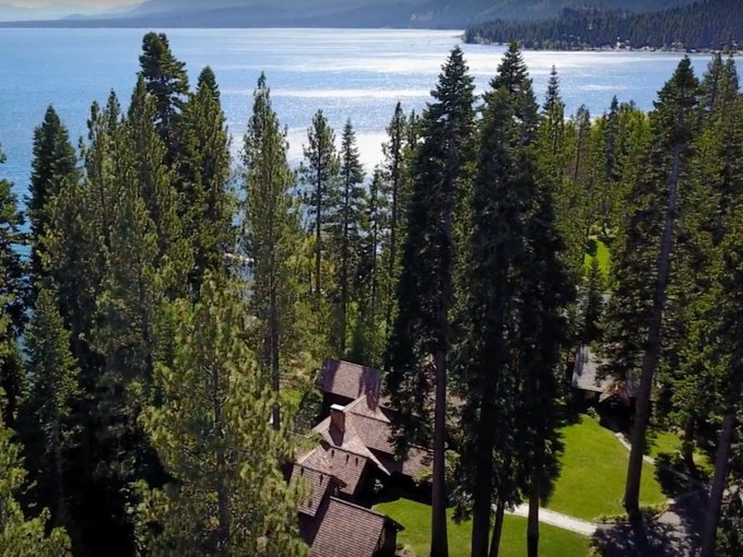 Mùa đông năm ngoái, Mark chi 59 triệu USD mua hai biệt thự ven hồ Tahoe, bang Nevada. Giao dịch diễn ra bí mật và không được tiết lộ đến tháng 5/2019. Anh mua thông qua một công ty trách nhiệm hữu hạn và một người quản lý tài sản cao cấp để giữ các giao dịch riêng tư. Các đại lý ký thỏa thuận không tiết lộ và xóa hình ảnh các tài sản khỏi trang web của họ.