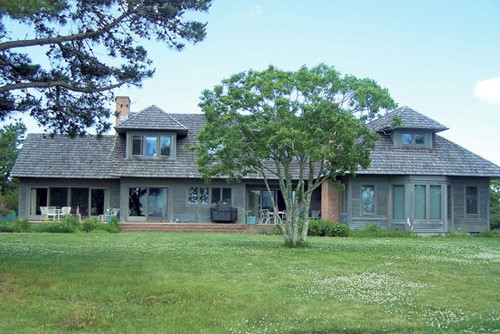 Căn nhà trên phố Boldwater, Edgartown Great Pond, rao bán với giá 3,85 triệu USD.