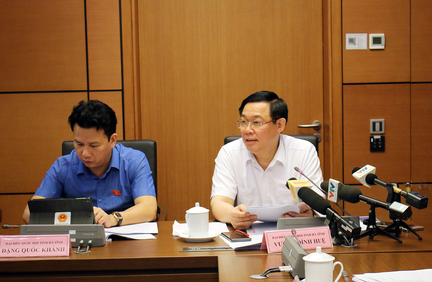 Phó Thủ tướng Vương Đình Huệ phát biểu tại phiên họp Tổ. Ảnh: VGP/Thành Chung