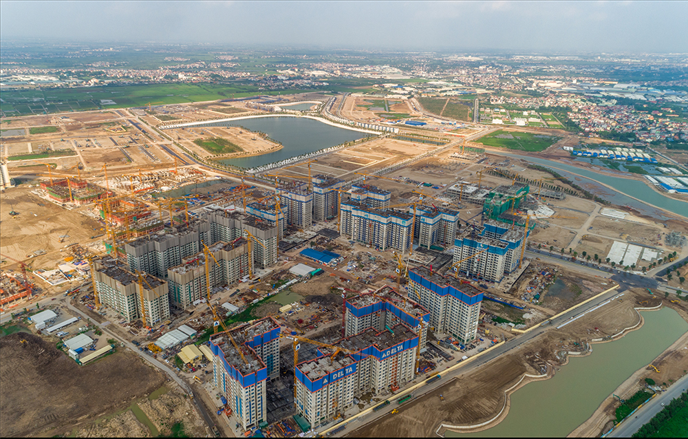 Vinhomes Ocean Park được khởi công từ tháng 10/2018 tại khu đất nằm giữa quốc lộ 5A và 5B thuộc địa phận xã Đa Tốn, Kiêu Kỵ, Dương Xá và một phần thị trấn Trâu Quỳ, Gia Lâm, Hà Nội. Dự án có quy mô khoảng 420ha.