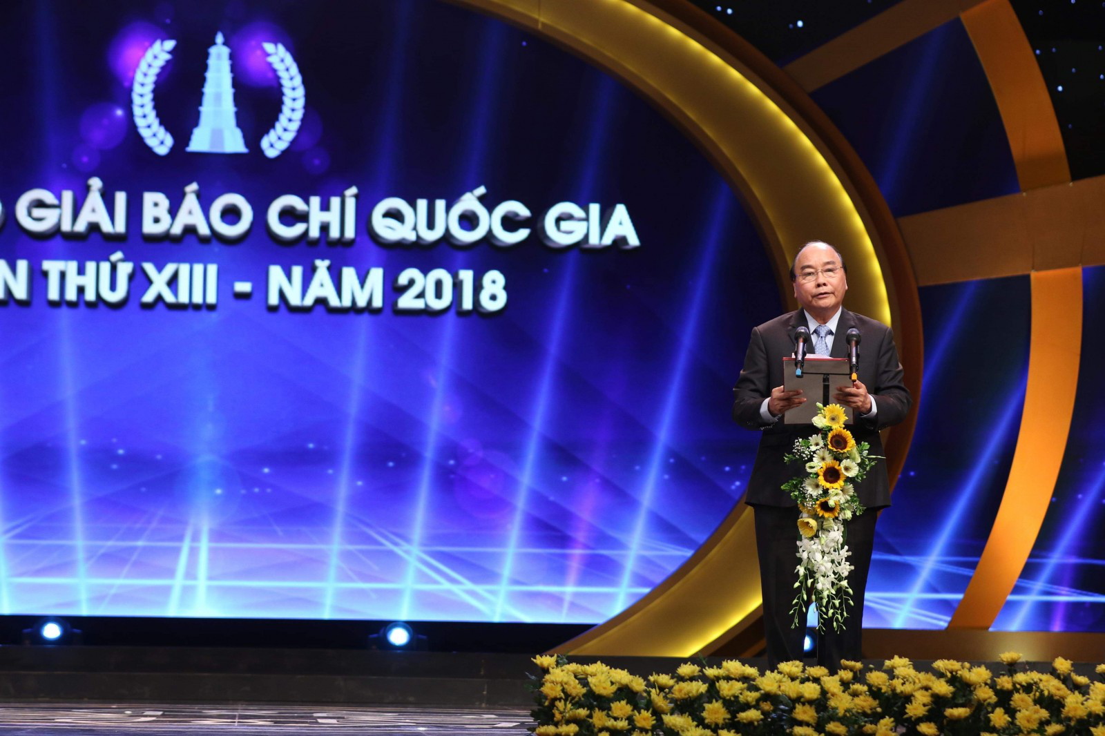 Thủ tướng Nguyễn Xuân Phúc phát biểu tại Lễ trao Giải Báo chí Quốc gia lần thứ 13 (2018) Ảnh: VGP