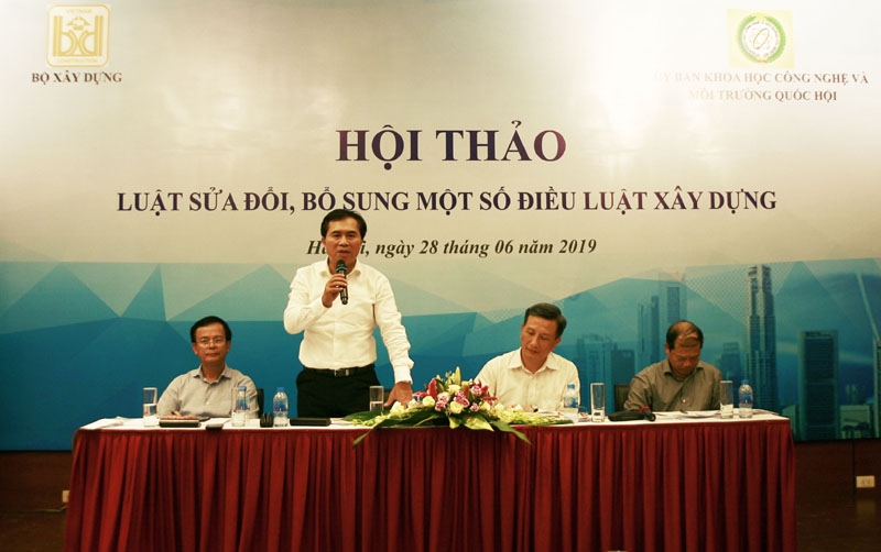 Thứ trưởng Bộ Xây dựng Lê Quang Hùng phát biểu kết luận hội thảo