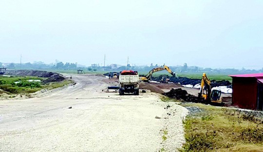 Dự án đường cao tốc Bắc - Nam, đoạn Cao Bồ - Mai Sơn đã bàn giao mặt bằng để chuẩn bị thi công Ảnh: Đình Quang