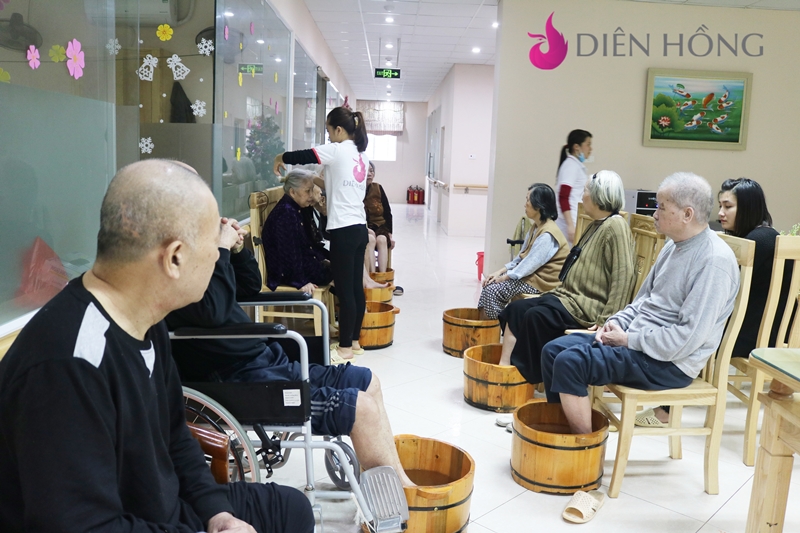 Viện dưỡng lão Diên Hồng với không gian sống yên tĩnh, đầy đủ tiện nghi cùng các hoạt động giải trí thú vị sẽ là mái ấm lý tưởng cho người cao tuổi