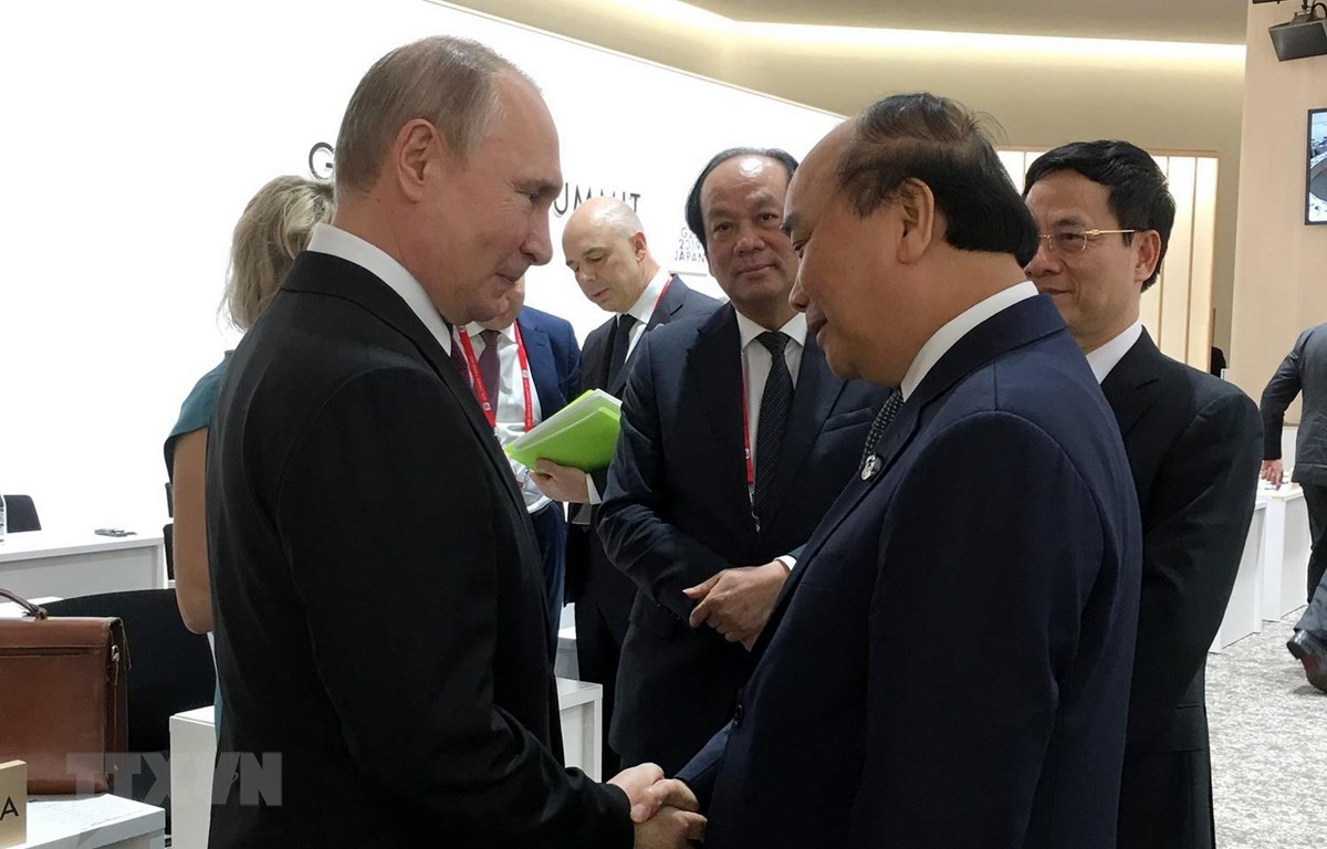 Thủ tướng Nguyễn Xuân Phúc gặp Tổng thống Nga Vladimir Putin. (Ảnh: TTXVN)