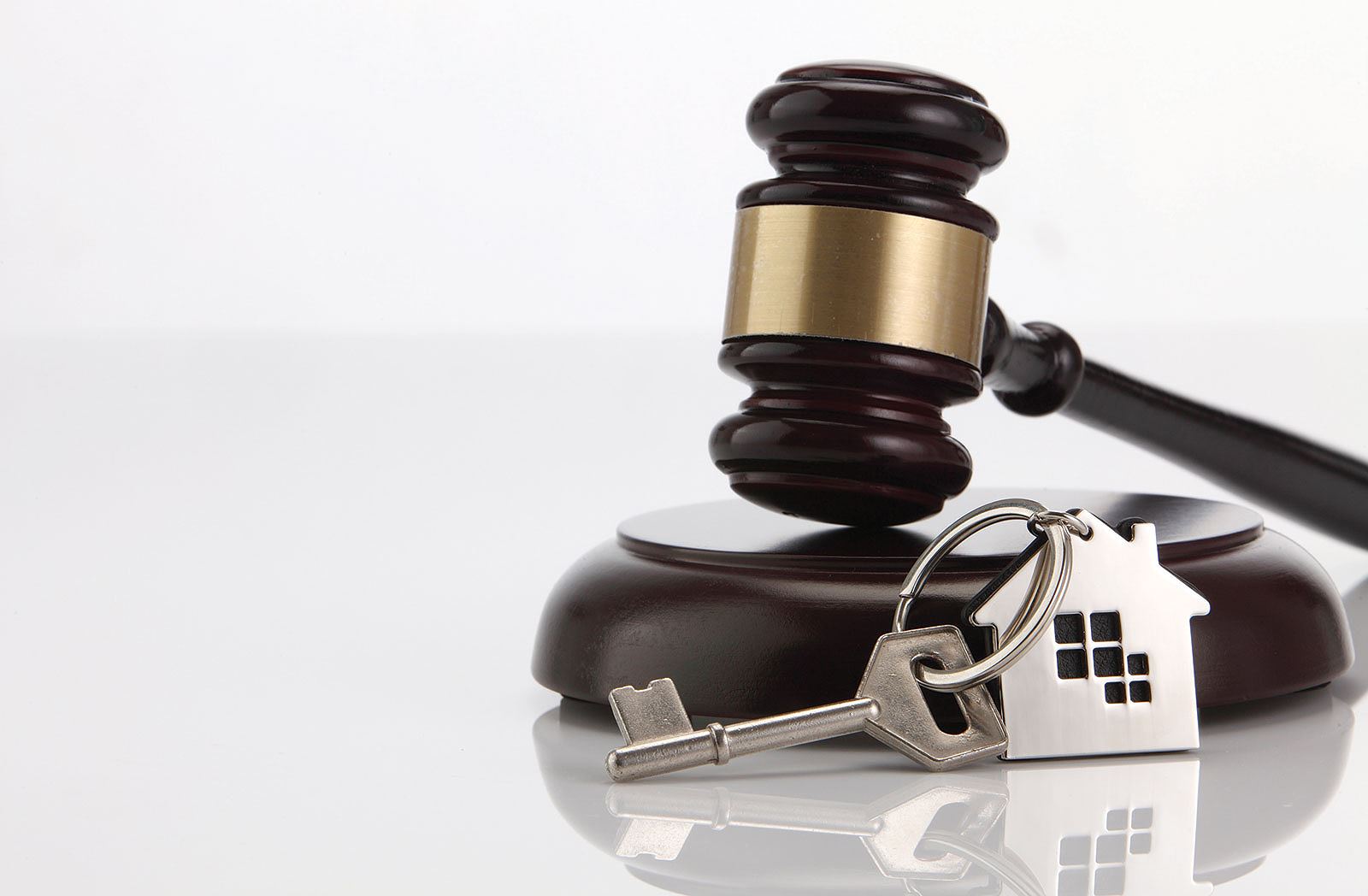 Tranh chấp chung cư ngoài vấn đề liên quan đến pháp lý, còn do các bên không thấu hiểu nhau. Ảnh: Shutterstock