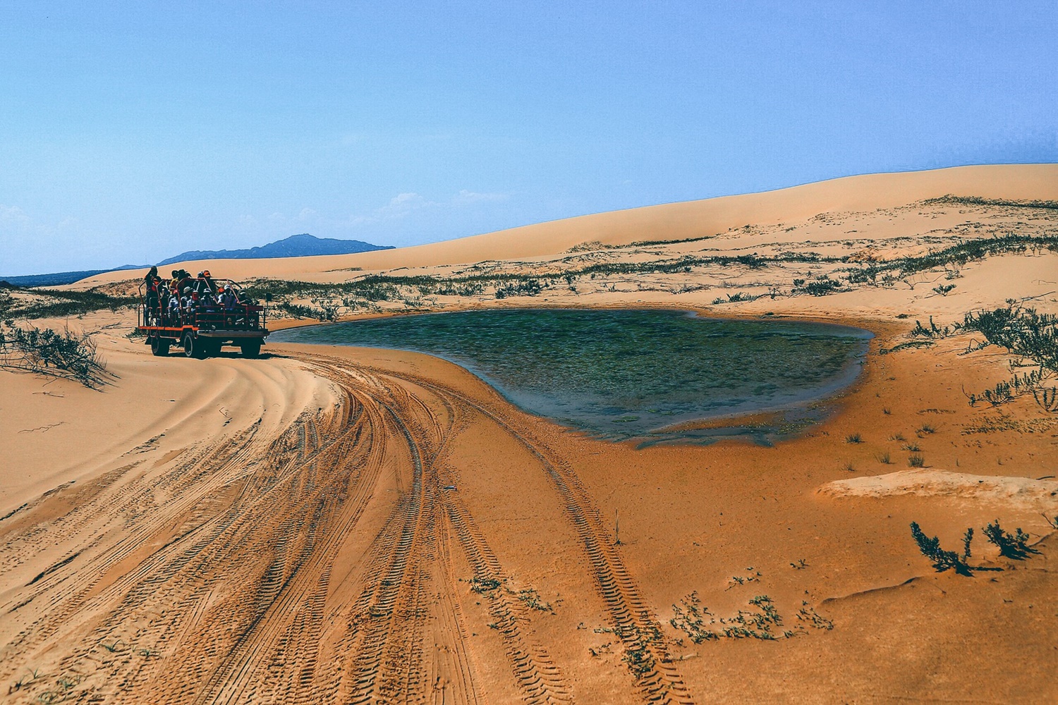 Mũi Dinh - Nơi du khách được trải nghiệm đi xe địa hình trên cát