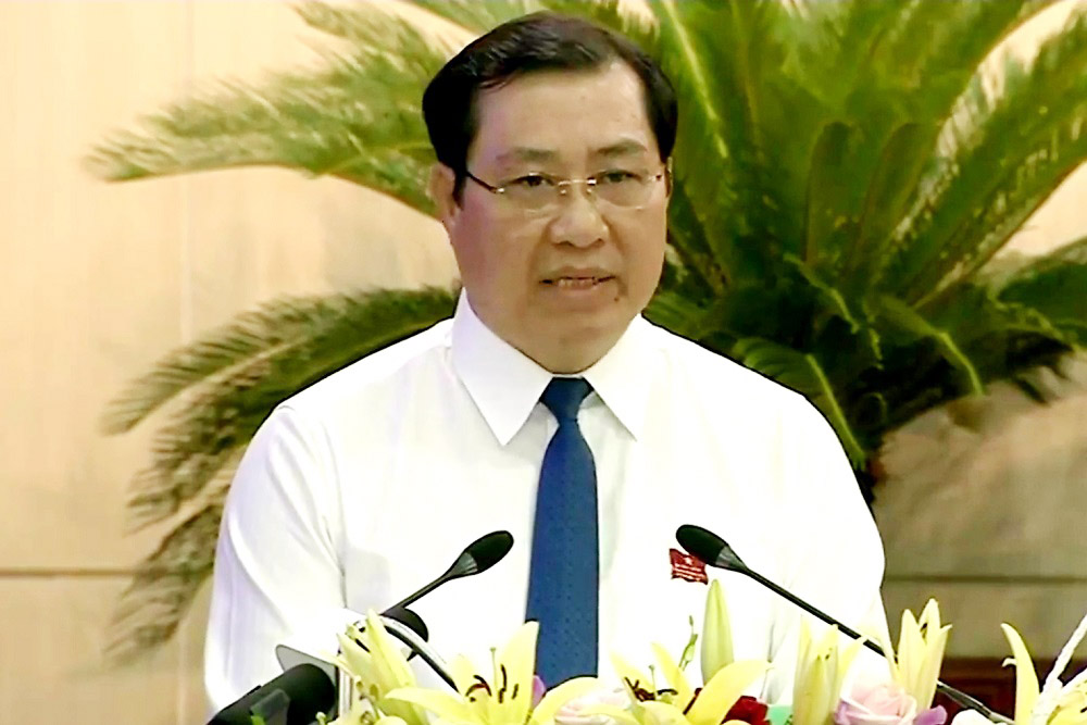 Chủ tịch UBND TP.Đà Nẵng Huỳnh Đức Thơ phát biểu trước HĐND ngày 11/7. Ảnh: Đình Thiên