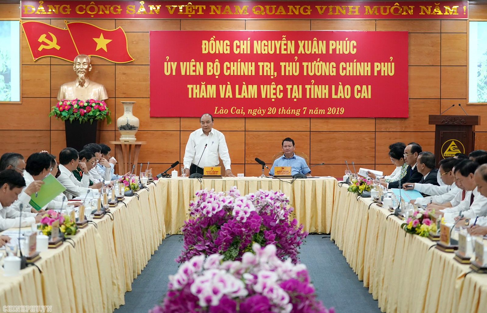 Thủ tướng làm việc với lãnh đạo tỉnh Lào Cai. Ảnh: VGP/Quang Hiếu