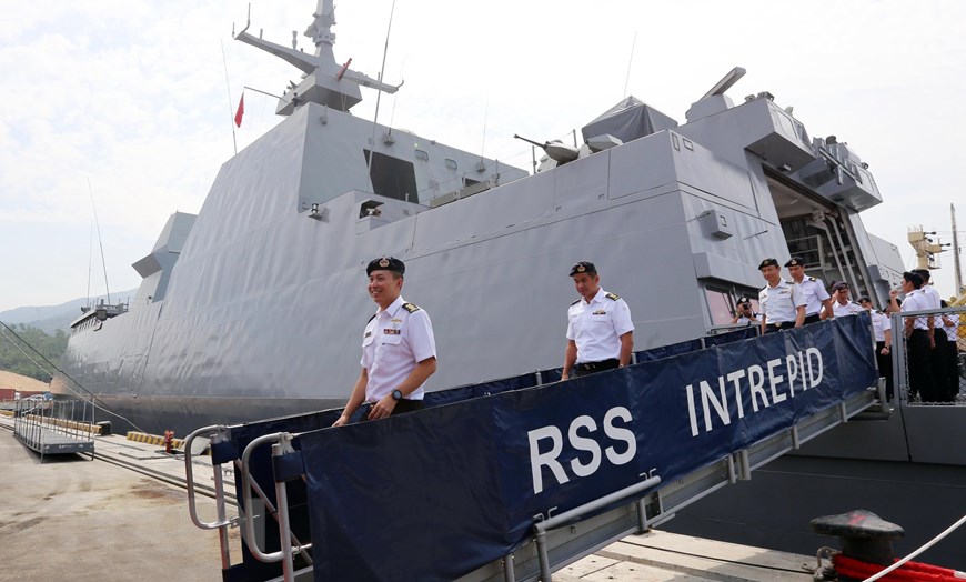 Từ ngày 26-29/42018, tàu khu trục RSS INTREPID của Hải quân Singapore cùng 150 sỹ quan và thủy thủ đoàn cập cảng Tiên Sa, tiến hành chuyến thăm xã giao thành phố Đà Nẵng. (Ảnh: Trần Lê Lâm/TTXVN)