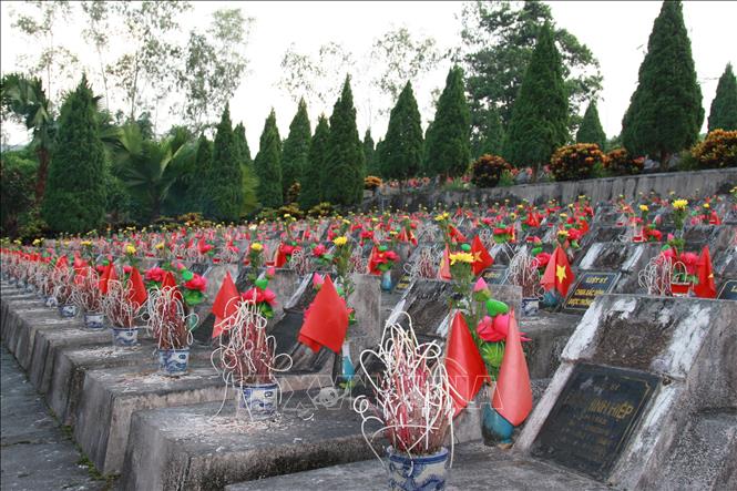 Một trong những khu mộ tại Nghĩa trang Liệt sỹ Quốc gia Vị Xuyên.