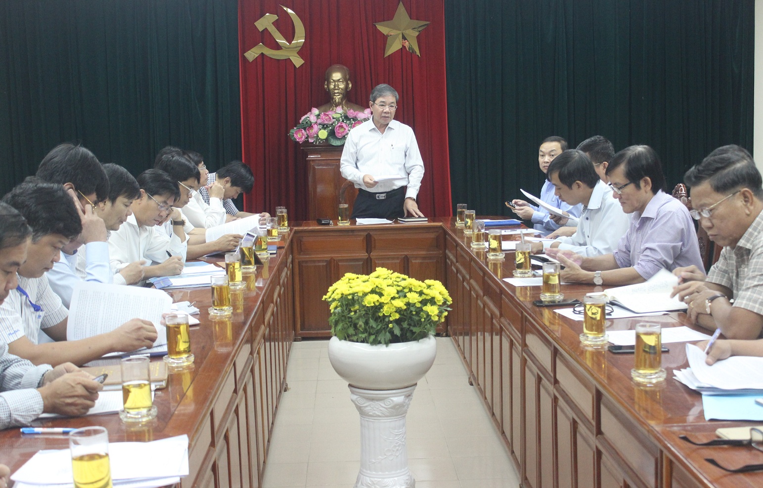 Phó chủ tịch UBND tỉnh Nguyễn Quốc Hùng phát biểu chỉ dạo tại cuộc họp