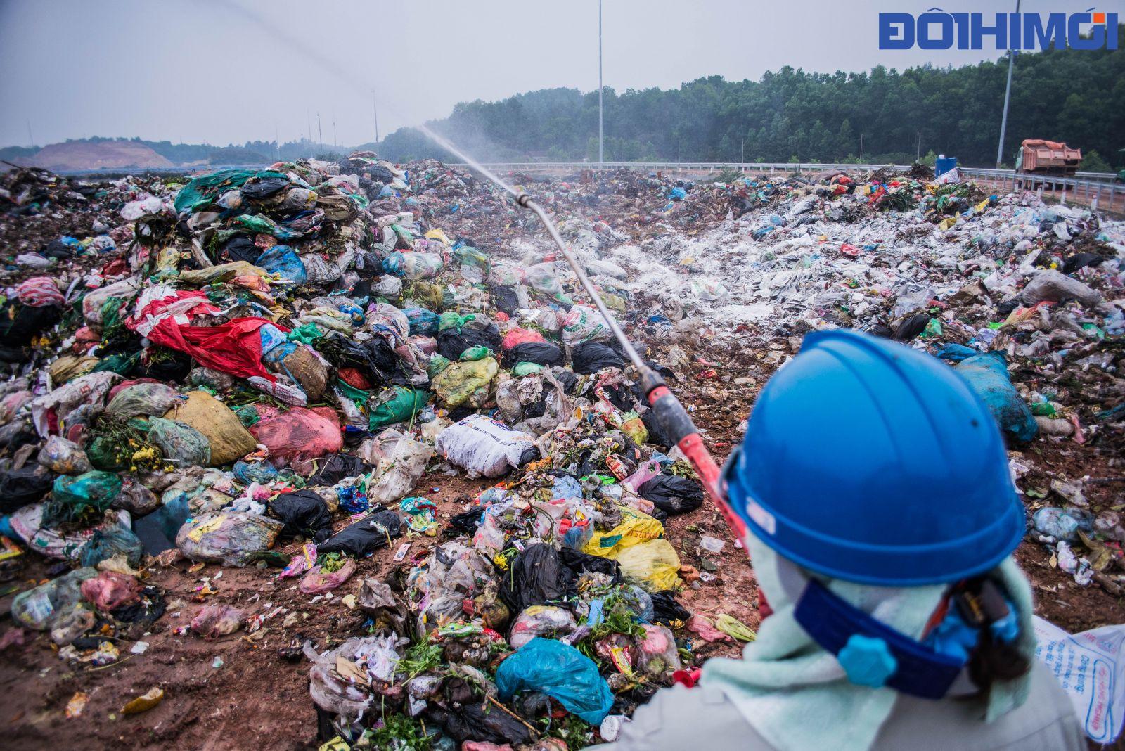 Công nghệ xử lý rác thải còn lạc hậu, chưa tương xứng với tốc độ đô thị hóa.