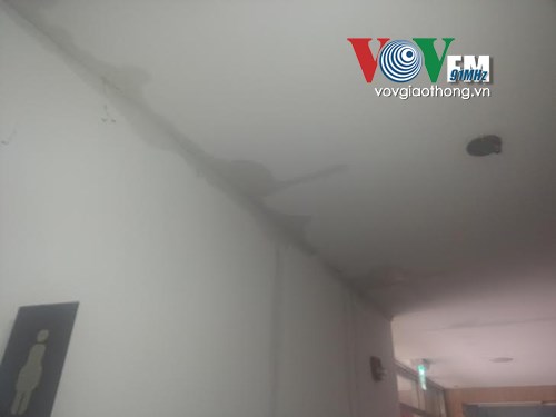 vovgiaothong_Vỡ đường ống dẫn nước tòa nhà Keangam