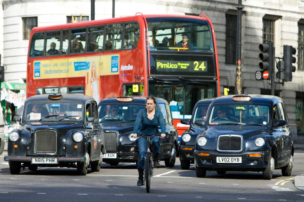 Nhờ phương pháp thu phí xe di chuyển vào trung tâm thành phố, London đã giảm được đáng kể lượng ô tô cá nhân trong hơn 1 thập kỷ qua