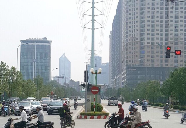 Trục đường Lê Văn Lương kéo dài trở thành đô thị hiện đại, sầm uất tập trung hàng loạt chung cư cao tầng, tòa nhà văn phòng cao cấp.