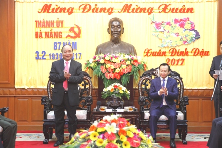 Thủ tướng Nguyễn Xuân Phúc chúc Tết Đảng bộ, chính quyền và nhân dân TP. Đà Nẵng. Ảnh: VGP/Hồng Hạnh.