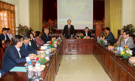 Bộ trưởng Bộ Xây dựng Phạm Hồng Hà phát biểu tại buổi làm việc.