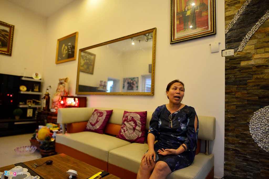 Bà Lê Thị Thúy, Bí thư chi bộ tổ 34 (cụm dân cư số 6, Kim Giang, Thanh Xuân), cho biết các hộ dân đã nhiều lần đề xuất lên chủ đầu tư dự án, nhưng việc khắc phục rất sơ sài. 