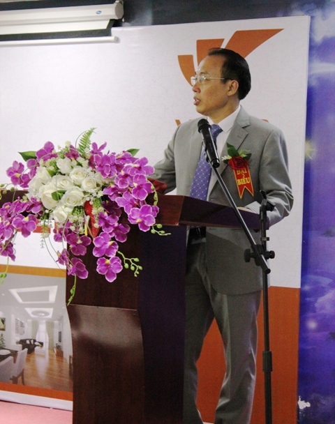 Chủ tịch Bùi Trọng Tấn của công ty TNHH Vintep Hà Nội phát biểu tại lễ ký kết phân phối với Hội quán BĐS thời điểm tháng 12.2015.