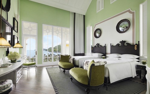 Hiện tại Sun Group đã đưa vào khai thác JW Marriott Phu Quoc Emerald Bay 5 sao ++, được xem là khách sạn đẹp nhất trong hệ thống khách sạn tiêu chuẩn 5 sao do thương hiệu JW Marriott quản lý và vận hành trên toàn thế giới.
