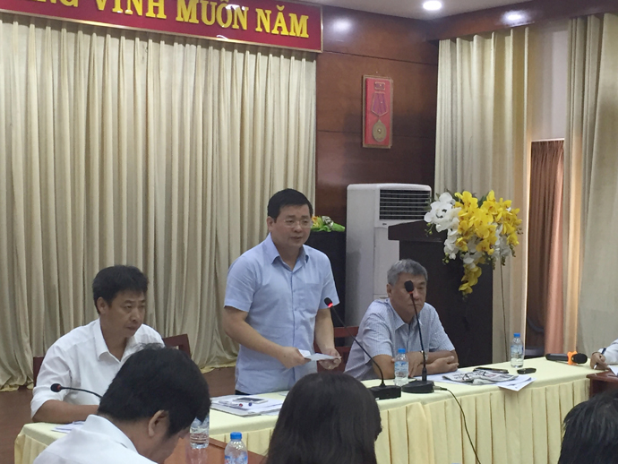 Ông Nguyễn Toàn Thắng, Giám đốc Sở TN&MT TP.HCM chủ trì cuộc họp khẩn với lãnh đạo Văn phòng Đăng ký đất đai thành phố và chi nhánh 24 quận huyện. Ảnh: Báo TNMT.