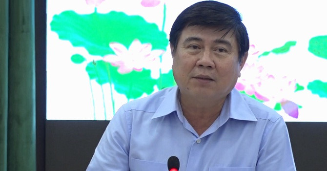 Ông Nguyễn Thành Phong yêu cầu Sở Xây dựng rà soát và xử lý những dự án đang dở dang.