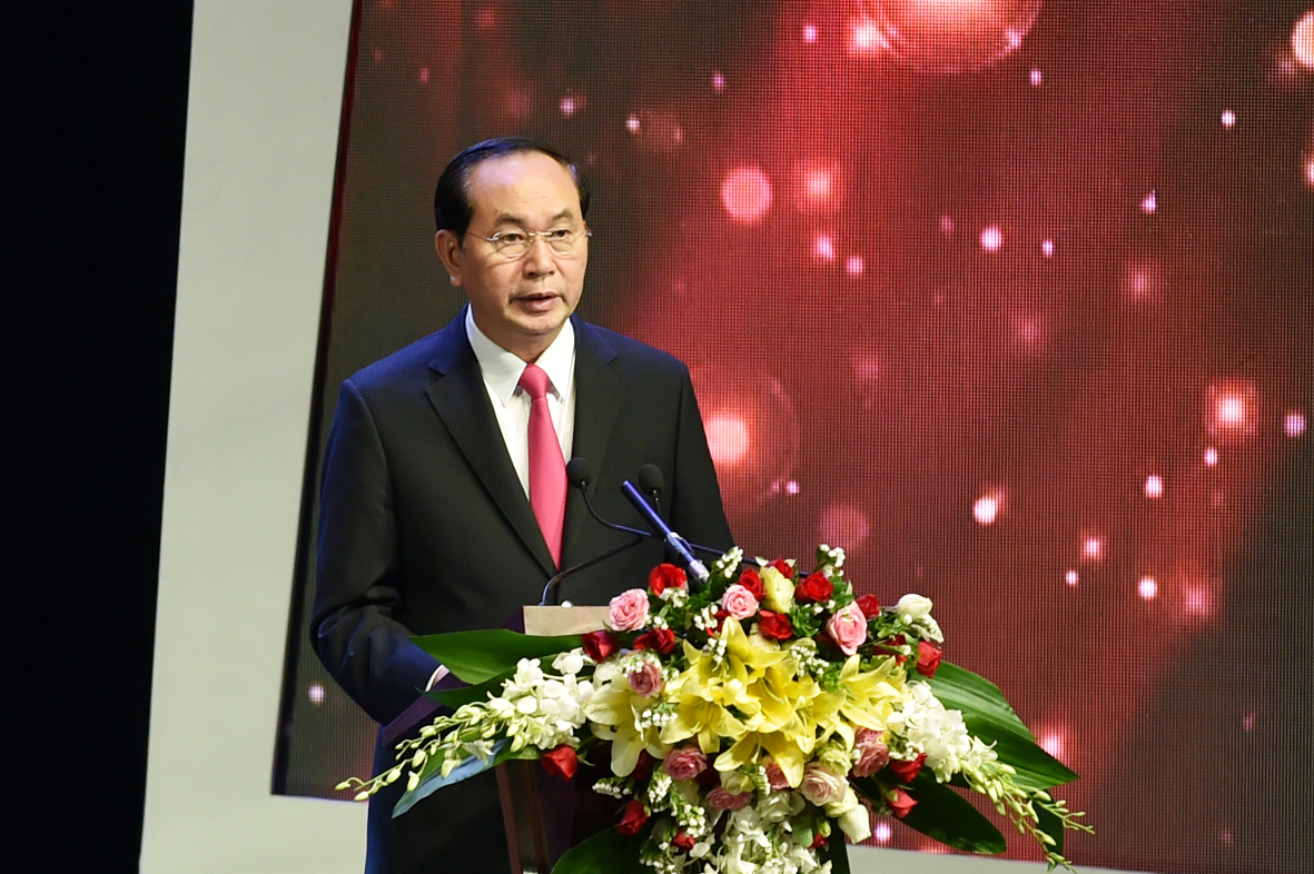Chủ tịch nước Trần Đại Quang phát biểu tại lễ trao giải Báo chí quốc gia năm 2016. Ảnh: VGP/Nhật Bắc.