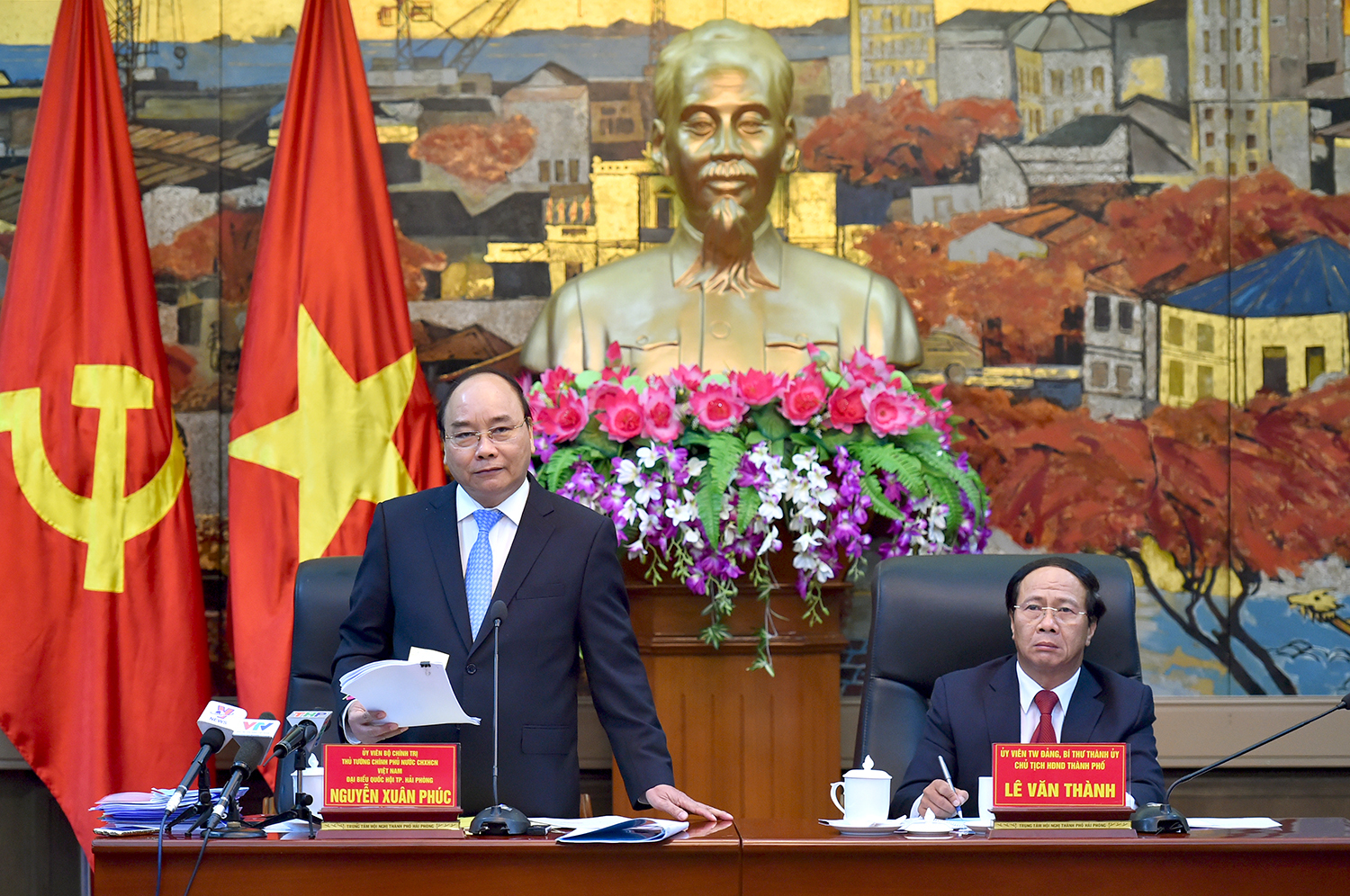 Thủ tướng Nguyễn Xuân Phúc phát biểu chỉ đạo tại buổi làm việc với Thành ủy TP. Hải Phòng về tình hình kinh tế-xã hội. Ảnh: VGP/Quang Hiếu.