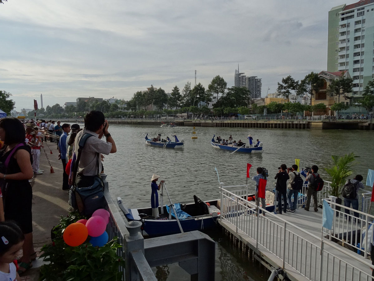 Hình ảnh tại buổi lễ khai trương tuyến du lịch đường thủy nội bộ trên kênh Nhiêu Lộc - Thị Nghè.