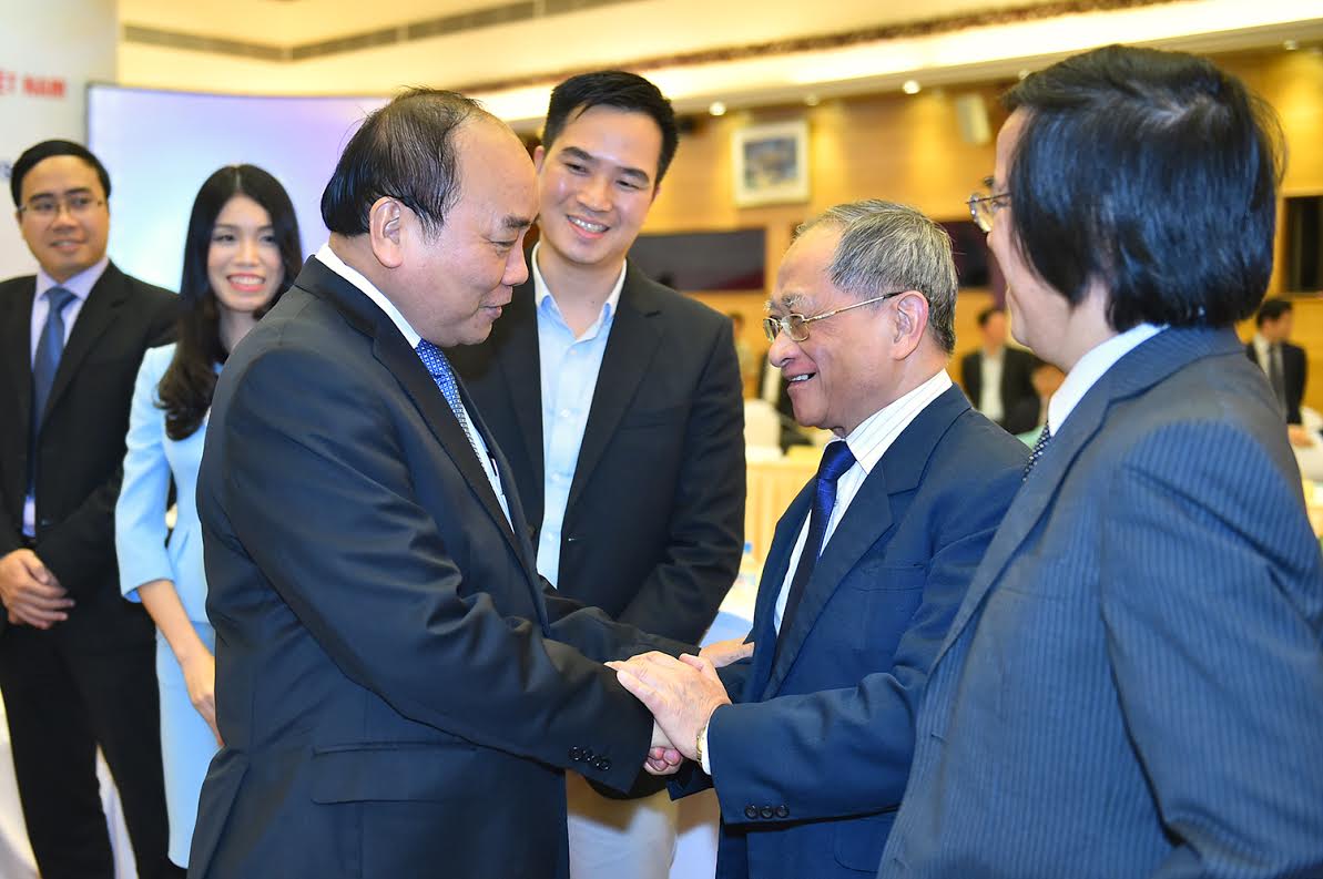 Thủ tướng Nguyễn Xuân Phúc mong muốn được nghe các chuyên gia ‘hiến kế’ nhiều hơn nữa. Ảnh: VGP/Quang Hiếu.