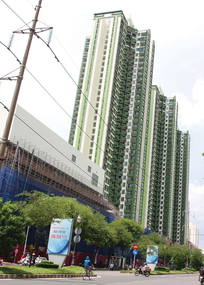 Dự án cao ốc Thuận Kiều Plaza được Vạn Thịnh Phát mua lại, sơn mới rồi để đó.