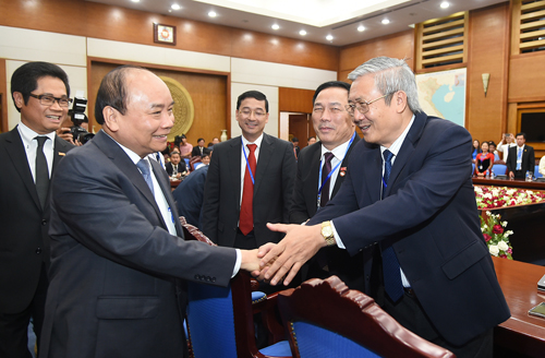Thủ tướng Nguyễn Xuân Phúc gặp mặt lãnh đạo các hiệp hội doanh nghiệp trên toàn quốc. Ảnh: VGP/Quang Hiếu.