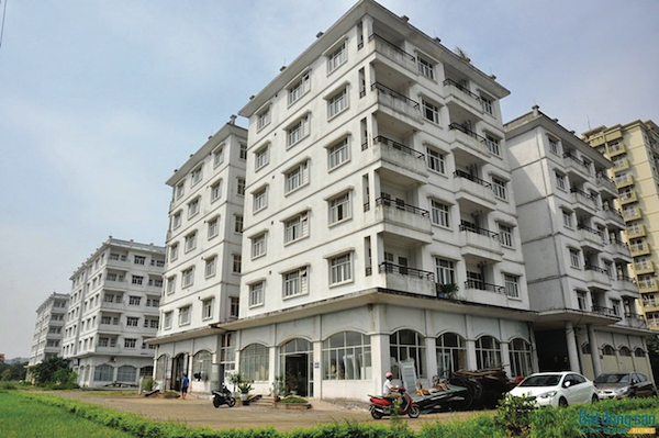 3 tòa nhà tái định cư Sài Đồng được chủ đầu tư Hanco 3 xin phá bỏ vì bỏ hoang gần 10 năm nay.