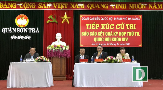 Các ĐBQH TP Đà Nẵng tiếp xúc cử tri tại quận Sơn Trà sáng 12/12.