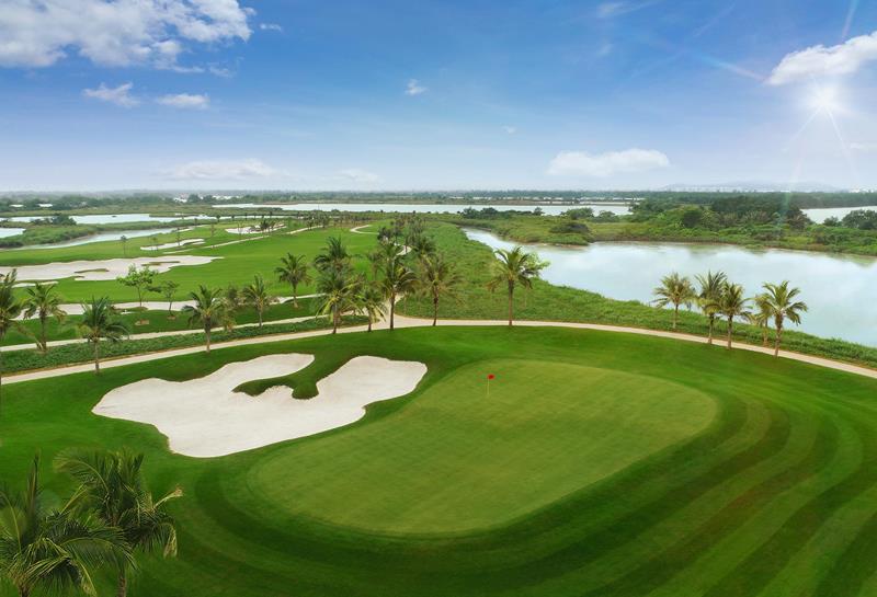 Sân golf 36 hố tại đảo Vũ Yên, TP. Hải Phòng.