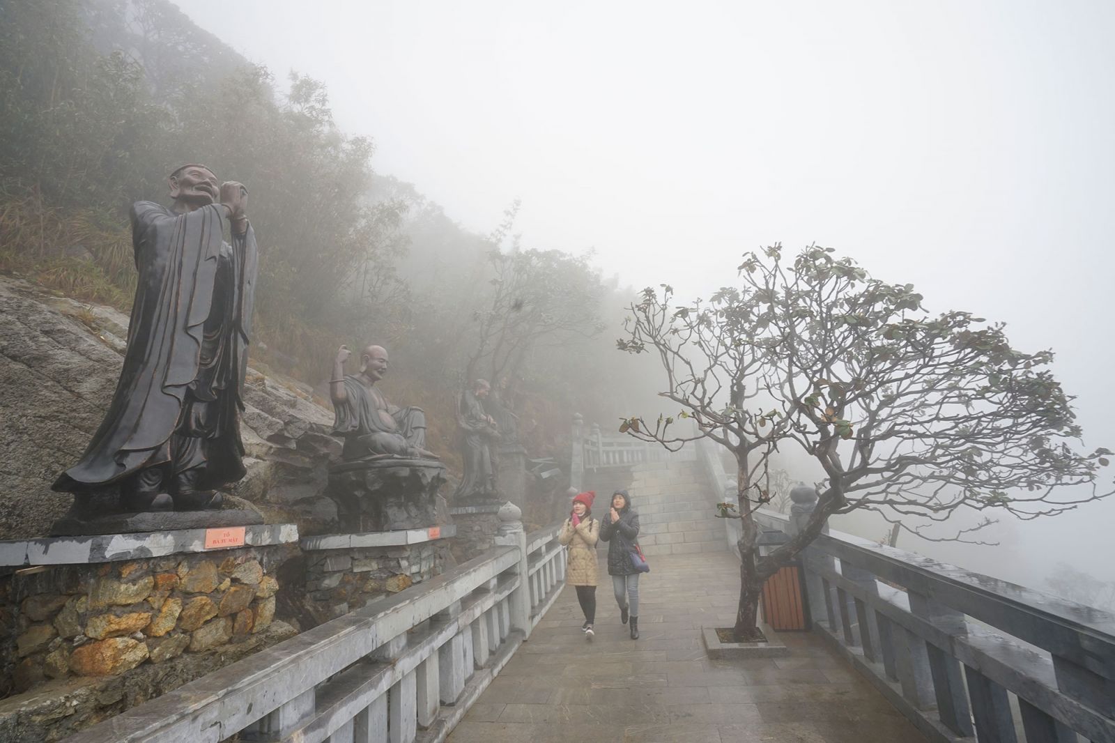 Con đường La Hán - Khu văn hóa tâm linh Fansipan