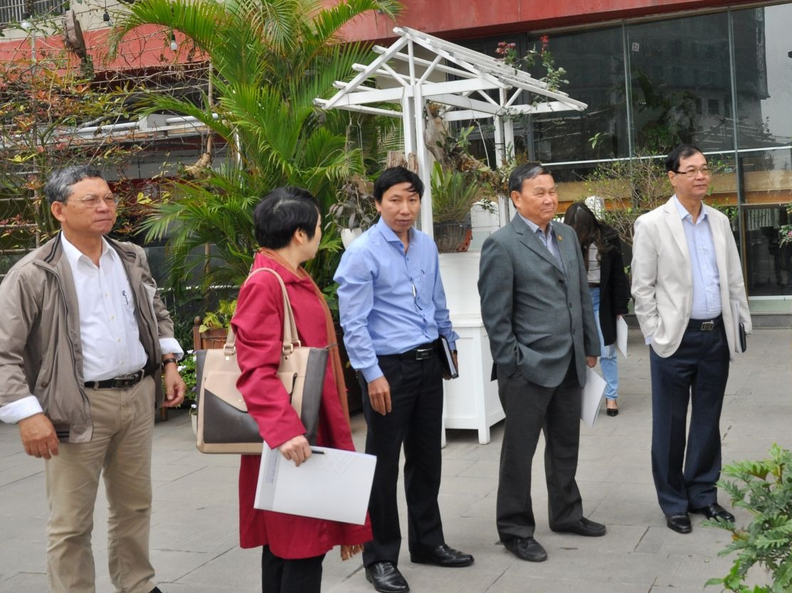 Hội đồng Giảm khảo khảo sát thực địa tại dự án Khu đô thị Văn Phú (Hà Đông).