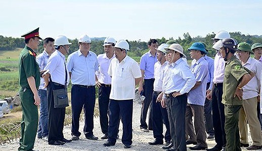 Chủ tịch UBND tỉnh Nghệ An kiểm tra tiến độ thực hiện một số dự án trên địa bàn huyện Tân Kỳ.