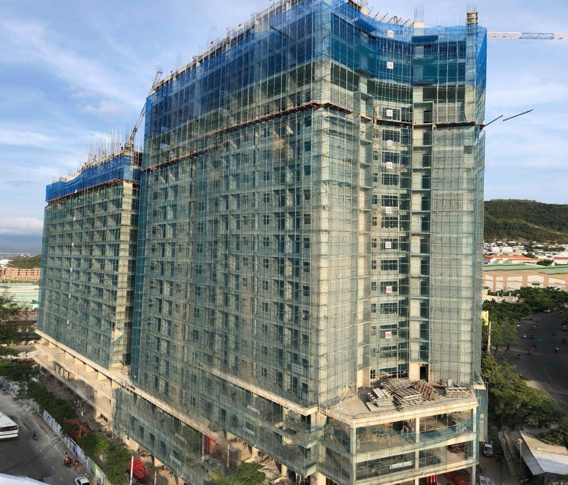 P.H Complex Nha Trang hiện tại thi công đến tầng 21 – dự kiến cất nóc tháng 5/2018.
