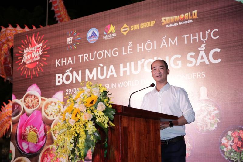 anh 1 Master Chef Phạm Tuấn Hải phát biểu tại Lễ khai truơng Lễ hội ẩm thực Bốn mùa hương sắc.