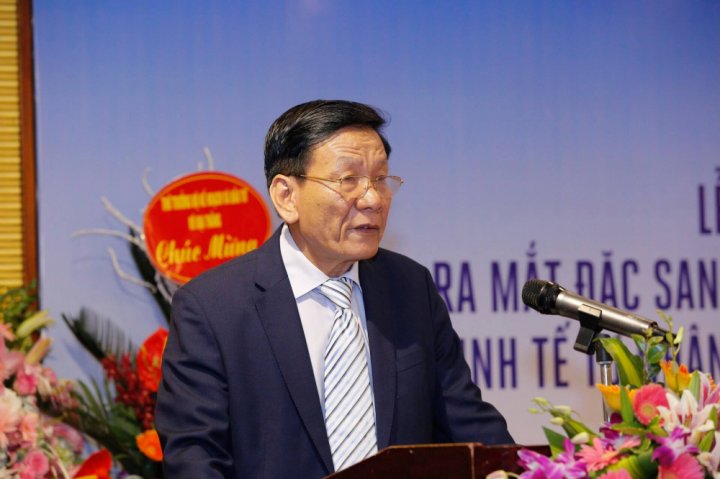 TS. Nguyễn Anh Tuấn - Tổng biên tập Tạp chí Nhà Đầu Tư phát biểu tại buổi lễ.