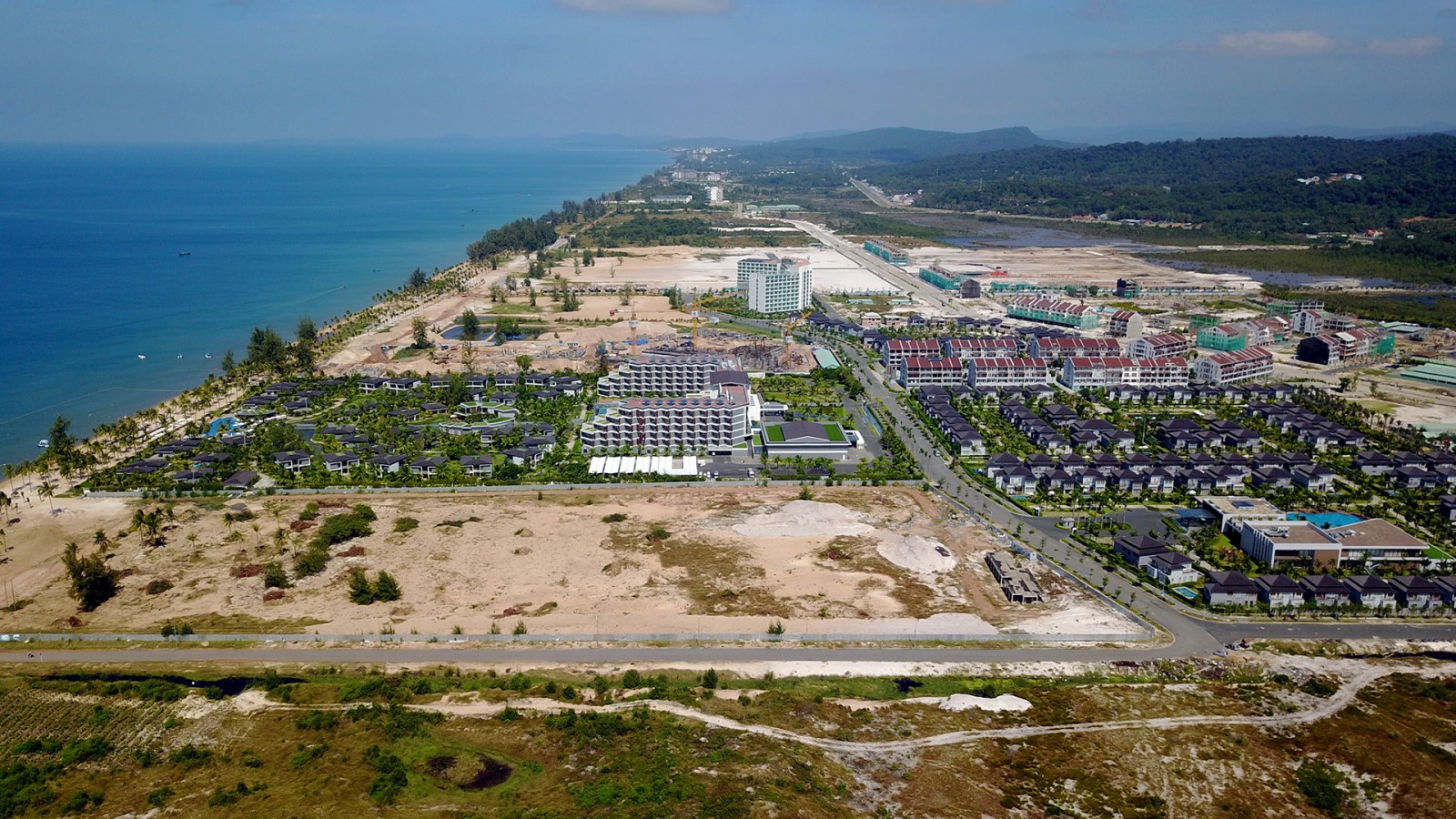 Trước ngày trở thành đặc khu kinh tế, đảo ngọc Phú Quốc được nhiều giới đầu tư quan tâm đổ về giao dịch bất động sản.