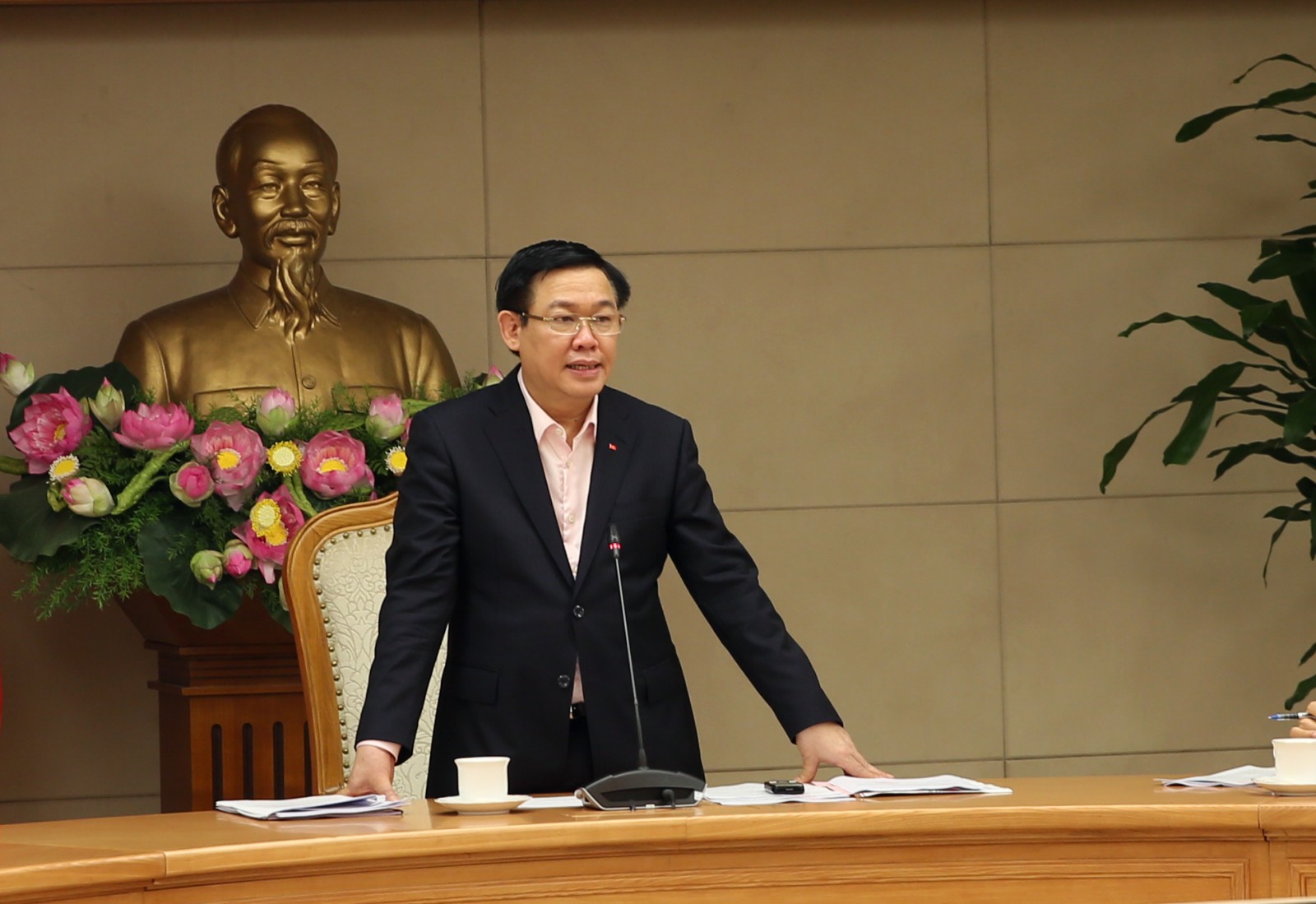Phó Thủ tướng Vương Đình Huệ phát biểu tại cuộc họp - Ảnh: VGP/Thành Chung.