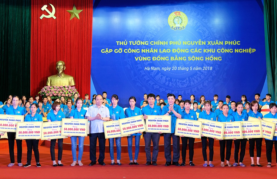 Thủ tướng Nguyễn Xuân Phúc tặng nhà 
