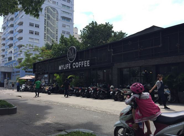 Quán cà phê MyLife với diện tích 128,22 m2 mọc lên trên đất công của TPHCM.