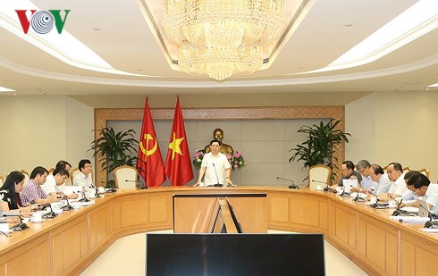 Phó Thủ tướng Vương Đình Huệ chủ trì buổi làm việc với 3 Bộ khối xã hội.